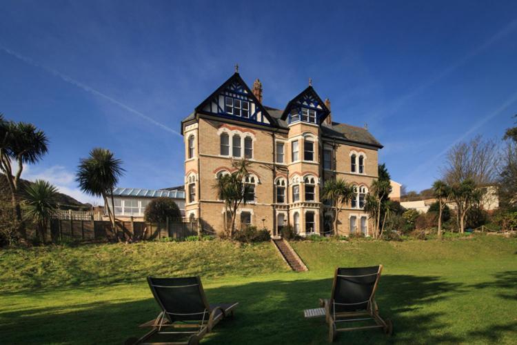 Westwell Hall Guest Accommodation, Bed & Breakfast, Luxury Rooms Илфракомб Екстериор снимка